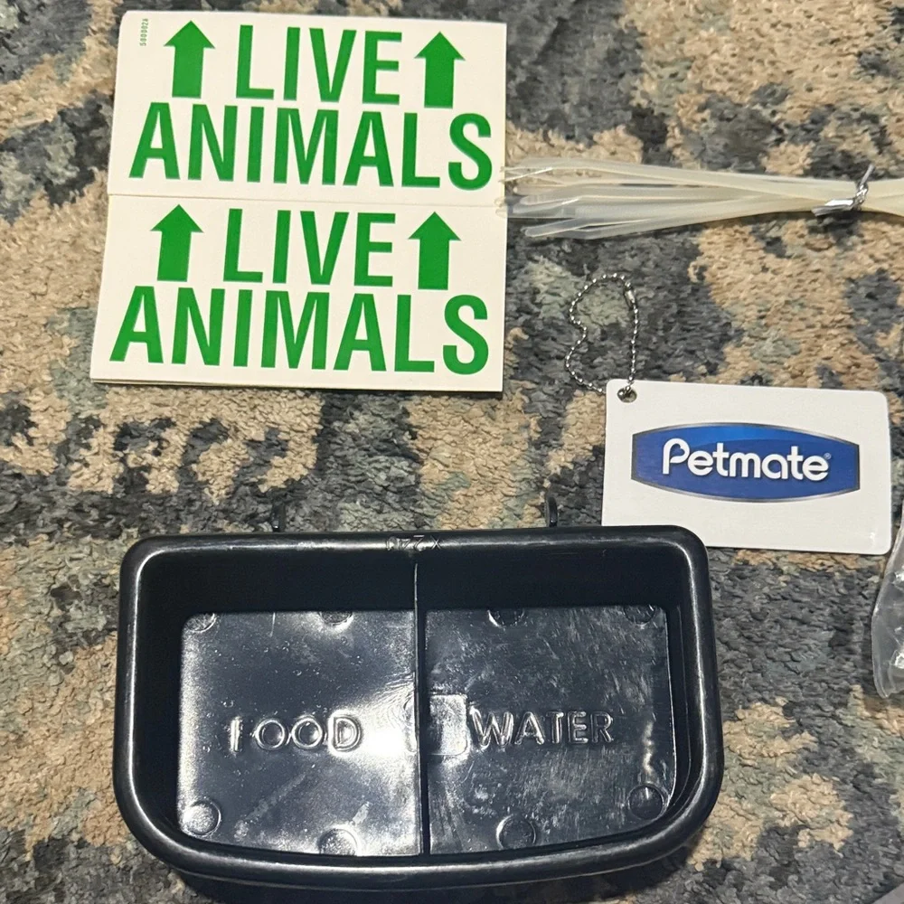 Petmate black tray with accessories/travel kit
